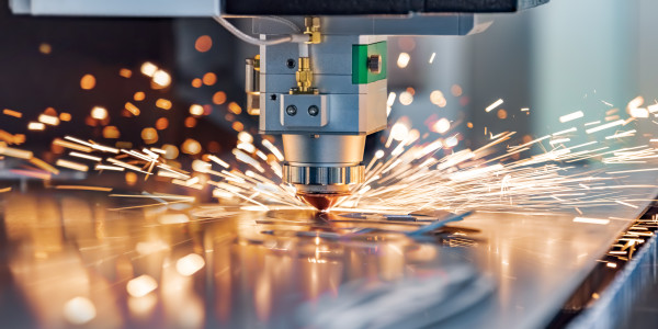 Reformas Integrales de Naves Industriales León · Instalación Tecnología y Comunicaciones
